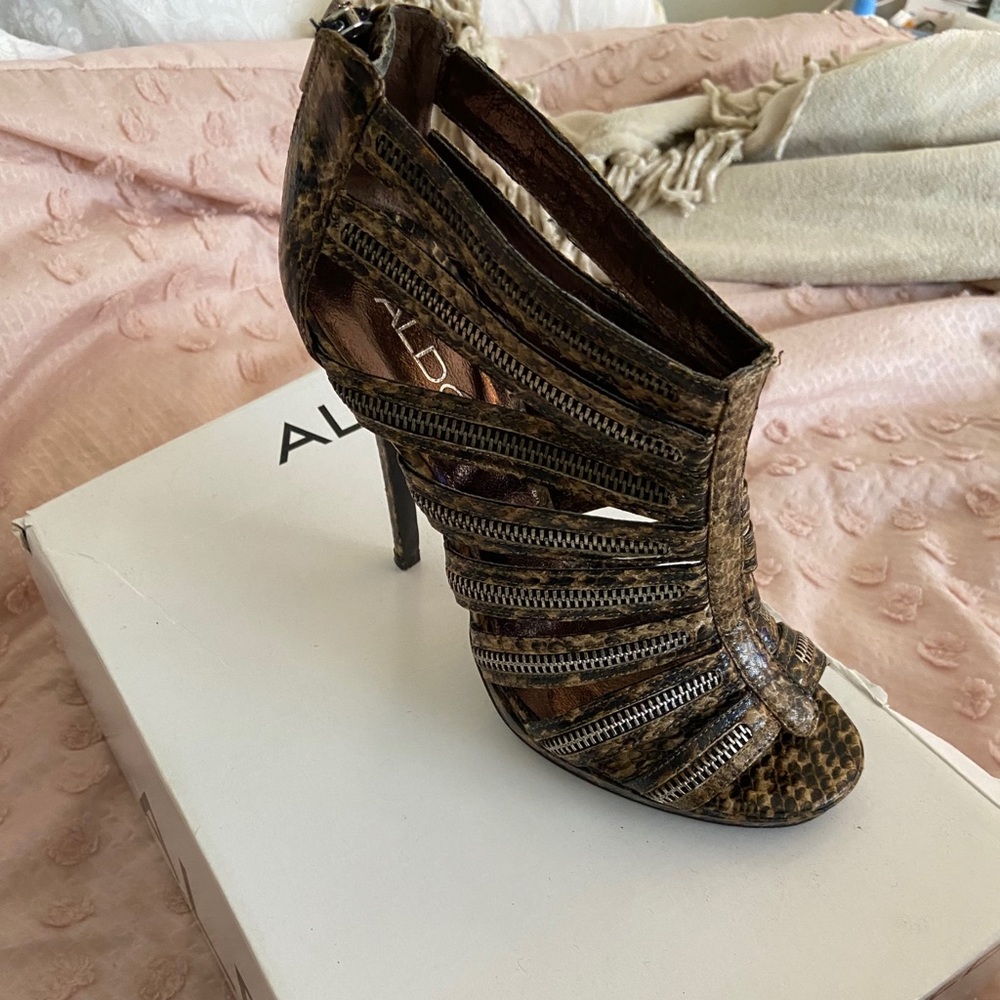 Aldo snake skin heel size 8.5